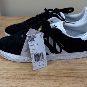 Adidas original kids Gazelle Black/Black/gold/ 5.5 Big kid M